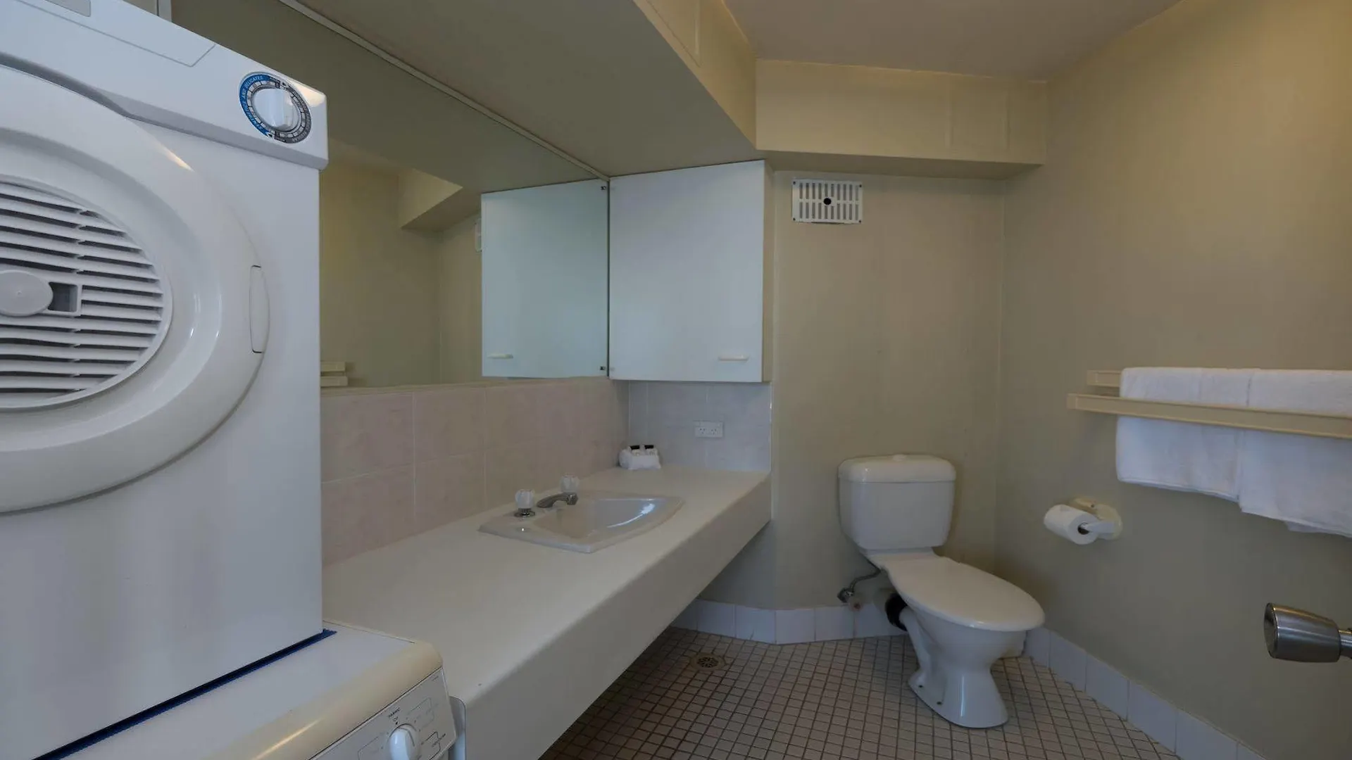 Aloha Apartments Surfers Paradise 3*,