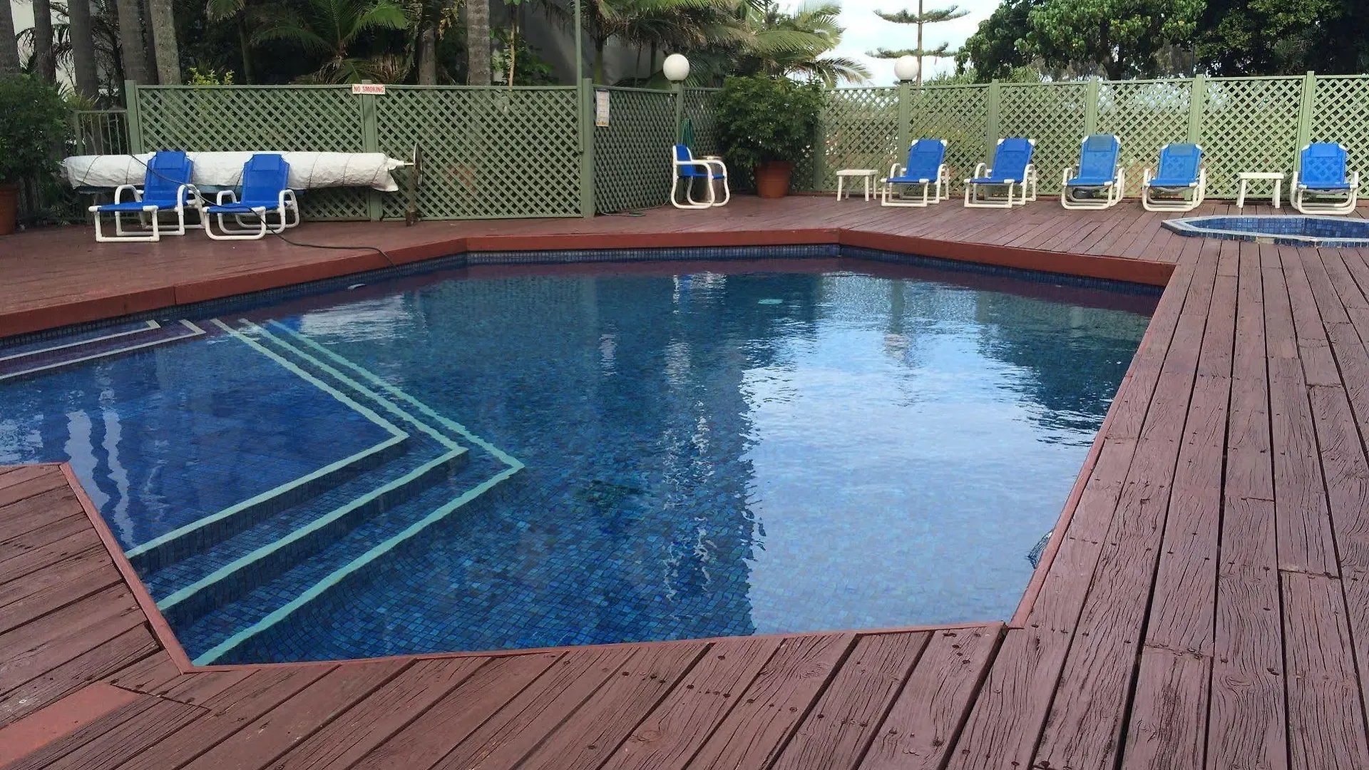 Aloha Apartments Surfers Paradise Resort