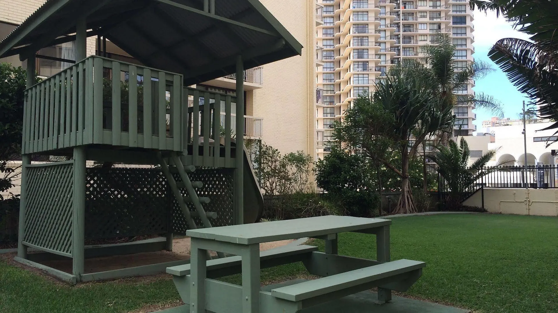 Aloha Apartments Surfers Paradise Resort