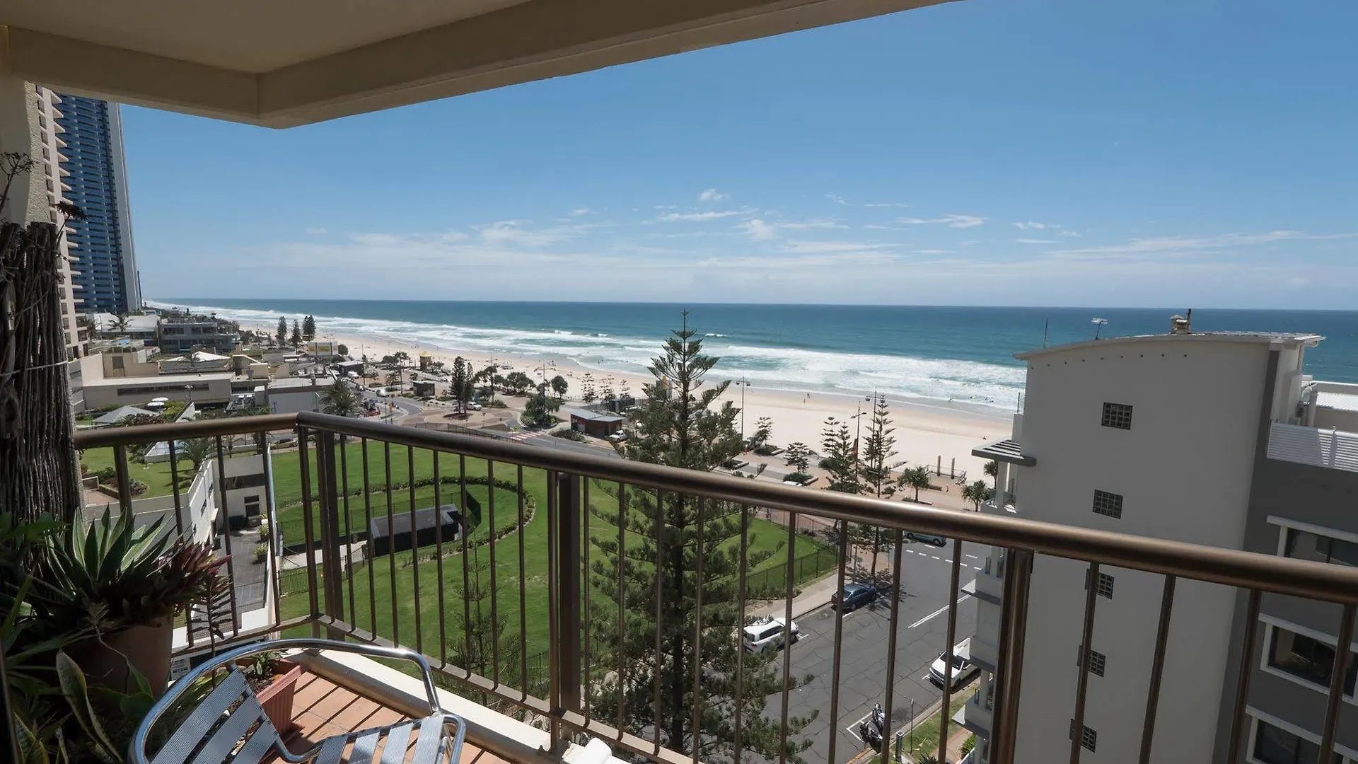 Resort Aloha Apartments Surfers Paradise