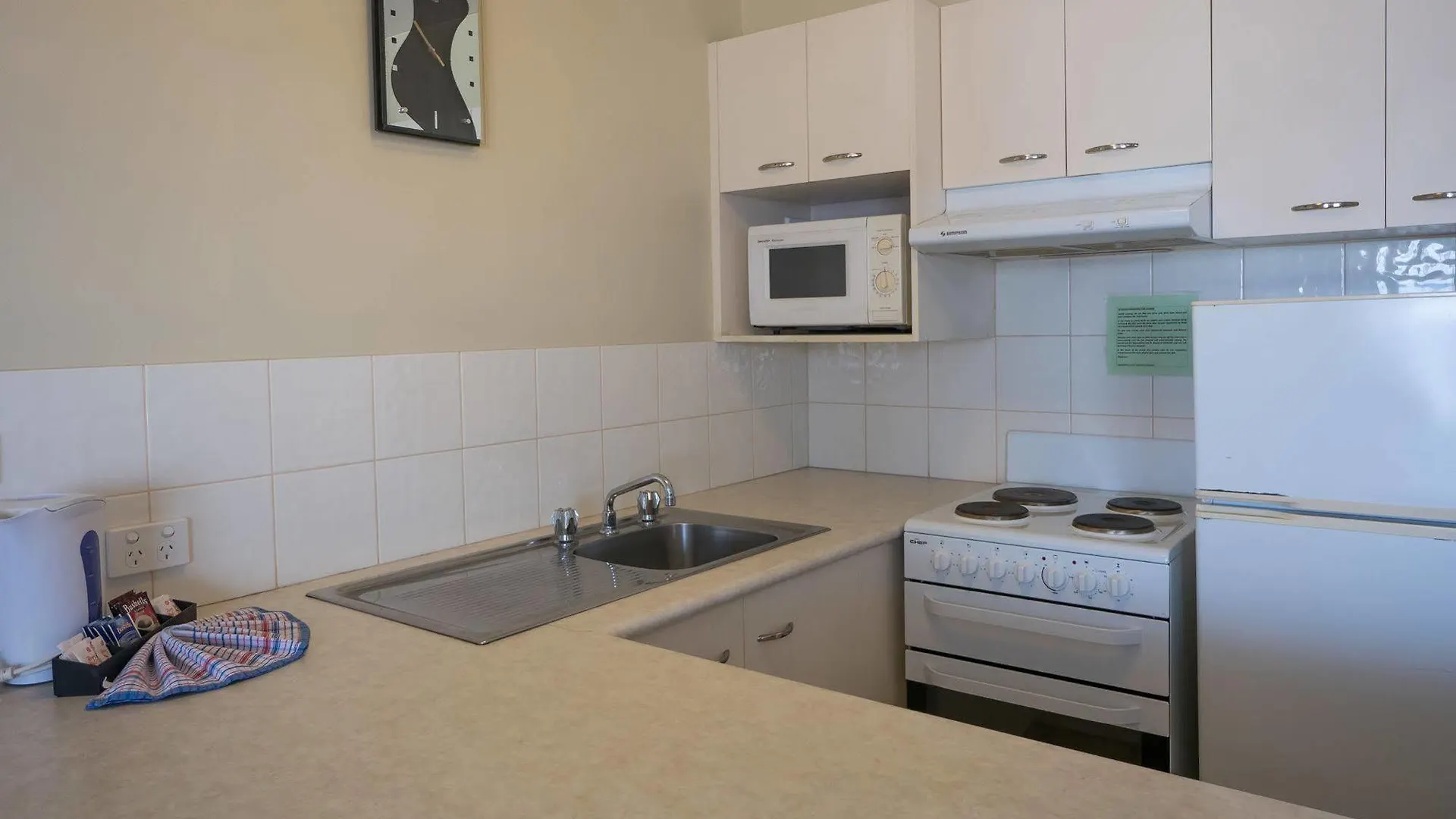 Resort Aloha Apartments Surfers Paradise